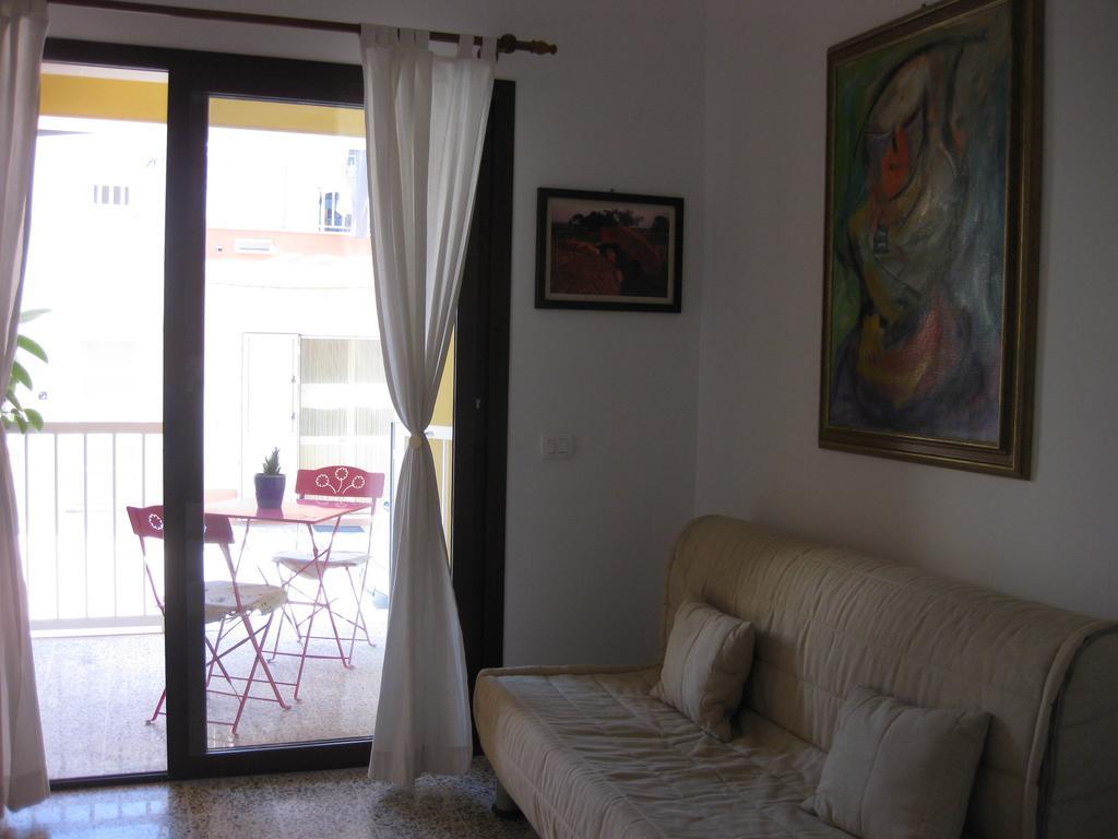 Casa Vacanze Le Rose Marina di Ragusa Oda fotoğraf